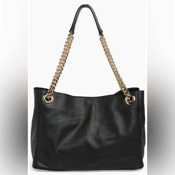 VALENTINO BNWT BLACK LEATHER QUILTED STYLE BAG W/CLASSIC “V” EMBOSSED ON FRONT - Picture 2 of 6